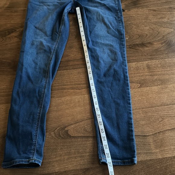 Old Navy pull on Rockstar Jeggings - Picture 4 of 8